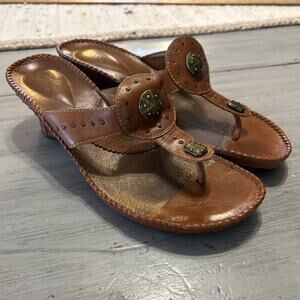 Clarks Artisan Shingo Cognac Tan Studded Thong Wedge Sandal Sz 10 Western